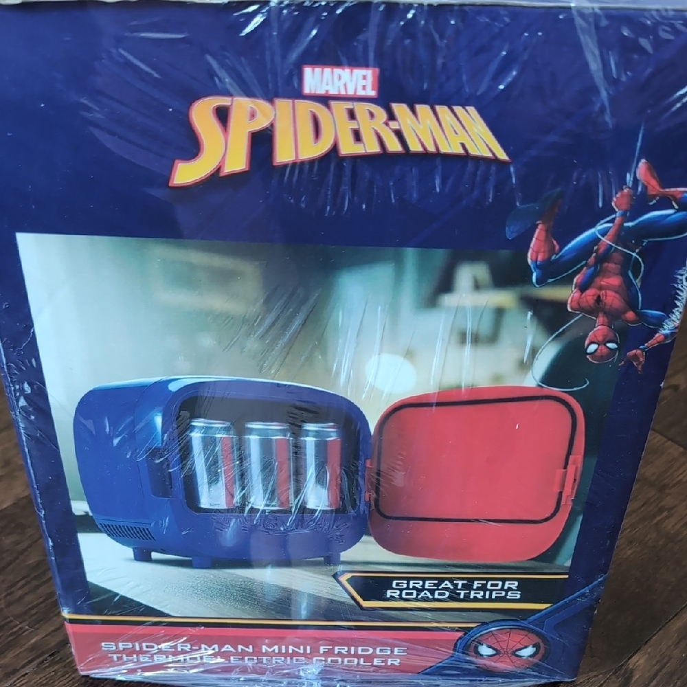NWT Marvel Spider-Man Red and Blue Mini Fridge - Picture 2 of 5